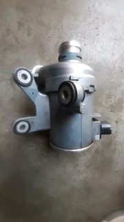 Mercedes benz w205 m274 oem water pump for sale