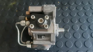 Toyota Landcriuser 200 series 1vd injector pump for sale