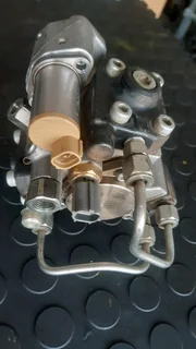 Toyota Landcriuser 200 series 1vd injector pump for sale