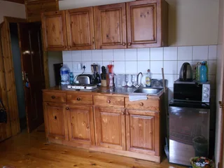 Observatory, furn flat with its own bathroom &amp; kitchen, free elec and wifi. Single female only.