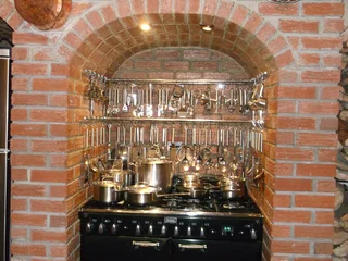 Observatory, furn flat with its own bathroom &amp; kitchen, free elec and wifi. Single female only.