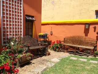 Observatory, furn flat with its own bathroom &amp; kitchen, free elec and wifi. Single female only.