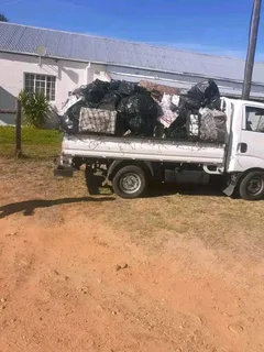 WE ARE DOING ALL TYPES OF RUBBLE REMOVALS , JUNK MIX’S AND YARDS CLEANING 粒