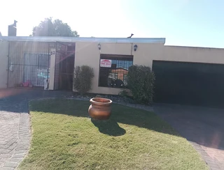 REMARKABLE 4 BED PROPERTY FOR SALE FOR R1,700,000 NEG.SITUATED IN SECURED AREA OF BELMONT PARK,KFN.