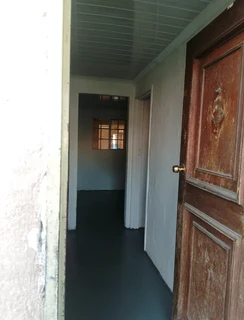 SELLING THIS PERFECT JUMP START OR FAMILY SEMI DETACHED HOME FOR R490 000 IN SCOTTSDENE, KRN