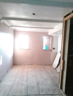 SELLING THIS PERFECT JUMP START OR FAMILY SEMI DETACHED HOME FOR R490 000 IN SCOTTSDENE, KRN