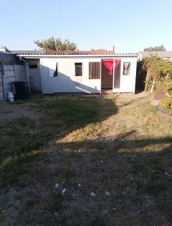 SELLING THIS PERFECT JUMP START OR FAMILY SEMI DETACHED HOME FOR R490 000 IN SCOTTSDENE, KRN
