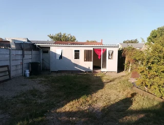 SELLING THIS PERFECT JUMP START OR FAMILY SEMI DETACHED HOME FOR R490 000 IN SCOTTSDENE, KRN