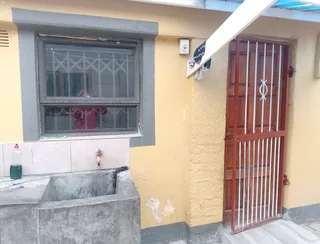 COTTAGE TO RENT R5,000.SUITABLE FOR SOBER WORKING COUPLE WITH 1 SMALL KID.INC WATER.PREPAID ELECTRIC