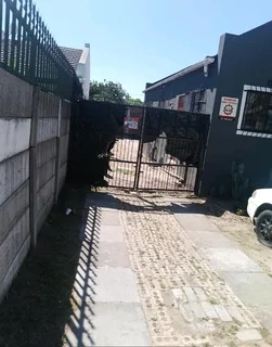 OFFER PENDING ON THIS POTENTIAL TWO BEDROOM PROPERTY IN SECURE BELMONT PARK KRAAIFONTEIN.