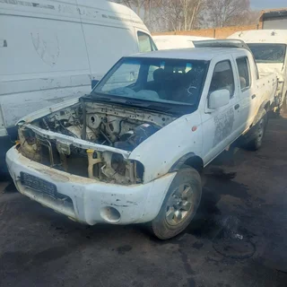 2008 Nissan Np300 Hardbody Double Cab Stripping For Spares