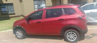 Renault Triber 1.0.  still in good condition, papers in order