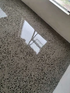 Grinding and polishing of floors