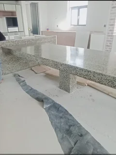 Grinding and polishing of concrete floors