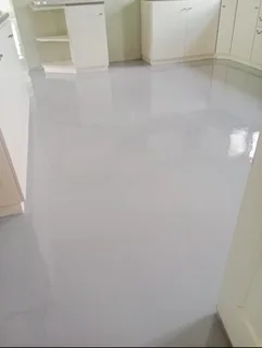 Grinding and polishing of concrete floors