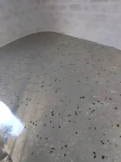 Grinding and polishing of concrete floors