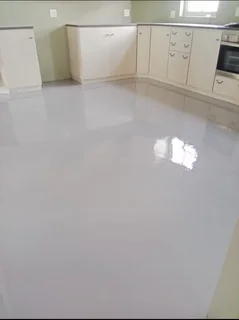 Grinding and polishing of concrete floors