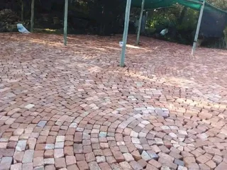 Half brick professionals