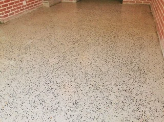 Grinding and polishing of concrete floors