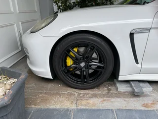 Brake caliper &amp; wheel spray service