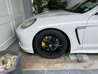 Brake caliper &amp; wheel spray service