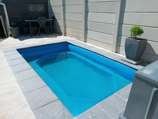 Pool construction and maintenance service