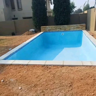 Pool construction and maintenance service