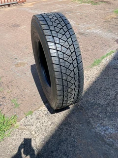 M100 315/80r22.5 Truck Tyres Retreads For Sale.