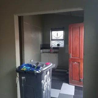 2 bedroom,1bathroom ,kitchen and lounge,parking and space