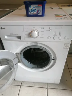 7KG LG DIRECT DRIVE FRONT LOADER