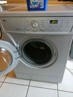 SILVER 7.5KG LG FRONT LOADER