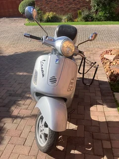 2006 Vespa GT 200 - Silver