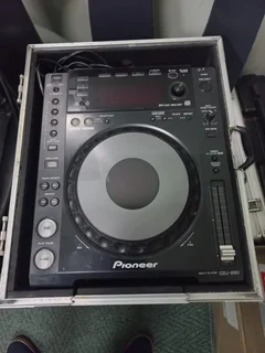Excellent Quality DJ Equipment 2 x Pioneer CDJ850 and Pioneer DJM850 Mixer