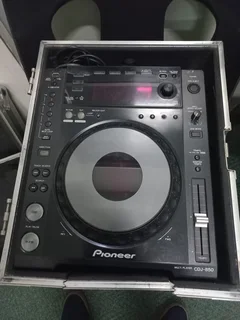 Excellent Quality DJ Equipment 2 x Pioneer CDJ850 and Pioneer DJM850 Mixer