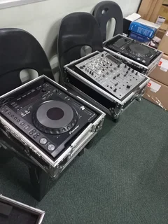 Excellent Quality DJ Equipment 2 x Pioneer CDJ850 and Pioneer DJM850 Mixer