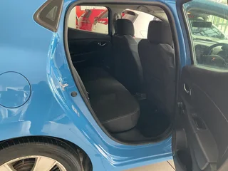 2013 Renault Clio IV  Hatchback 900T Expression manual petrol