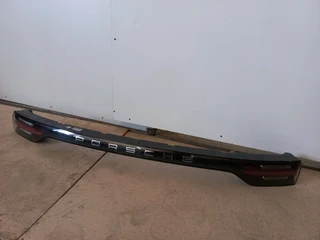 2019 - 2023 Porsche Cayenne Rear Centre LED Brake Light. 9Y0 945 081 F2019 - 2023 Porsche Cayenne Re