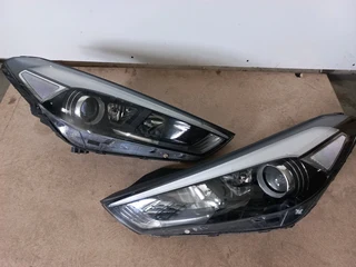 2016 Hyundai Tucson Headlights Assembly.