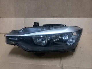 2015 - 2018 BMW 3 series F30 320i 328i Left Halogen Headlight.