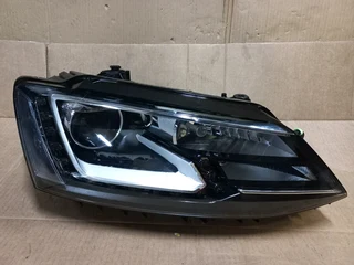 2015 - 2018 Volkswagen Jetta Mk6 LED Xenon Rhs Headlight.