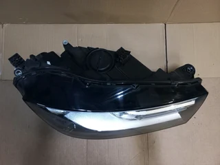 2018 - 2020 Audi Q5 Right Xenon HID Headlight.