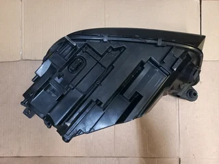 2018 - 2020 Audi Q5 Right Xenon HID Headlight.