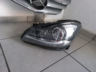 MERCEDES BENZ XENON HEADLIGHT: SUITS C CLASS W204 FACE-LIFT.
