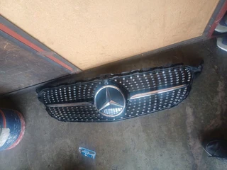 Mercedes-benz C-class W205 Front Bumper Diamond Grille.