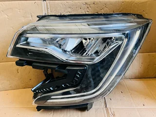Mahindra XUV 700 Left LED Xenon Headlight.