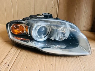 Audi A4 S4 B7 Right Bi-Xenon Headlight.