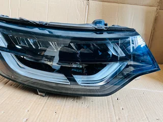 Land Rover Discovery 5 L462 Right LED Headlight.