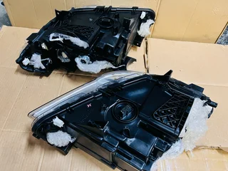 2014 - 2016 BMW 5 series, F10 F11 ,528i 530i 535i 550i Adaptive LED Headlights.