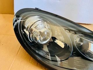 2011 - 2014 Porsche Cayenne GTS Right Xenon Headlight.