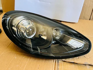 2011 - 2014 Porsche Cayenne GTS Right Xenon Headlight.